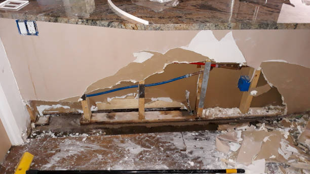 Best Water damage restoration experts  in Sawyerwood, OH